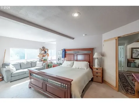 1054 N River Drive Sweet Home OR 97386