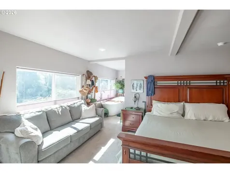 1054 N River Drive Sweet Home OR 97386