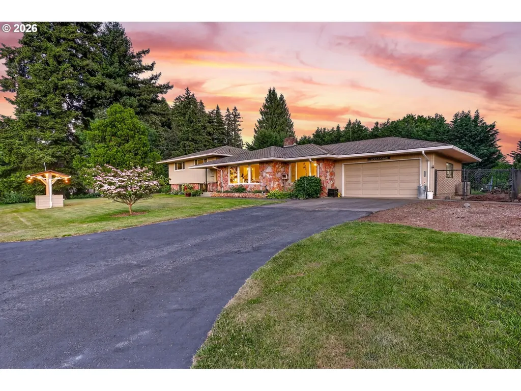 8439 SE Cottrell Road Boring OR 97009