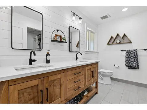 8439 SE Cottrell Road Boring OR 97009