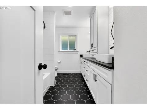 8439 SE Cottrell Road Boring OR 97009