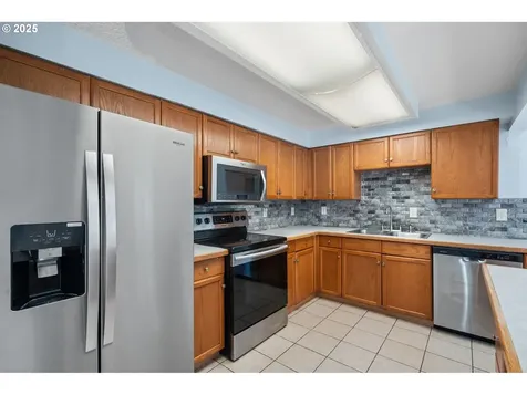 9714 NE 91st Avenue Vancouver WA 98662