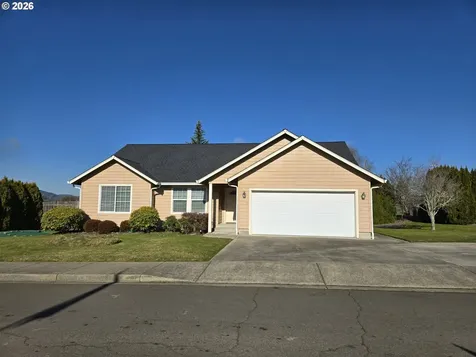 2719 Golfview Avenue Sutherlin OR 97479