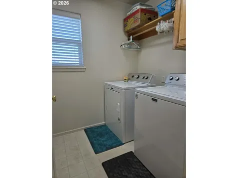 2719 Golfview Avenue Sutherlin OR 97479