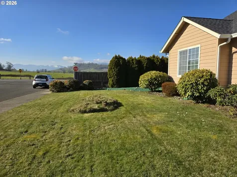 2719 Golfview Avenue Sutherlin OR 97479