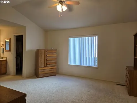 2719 Golfview Avenue Sutherlin OR 97479