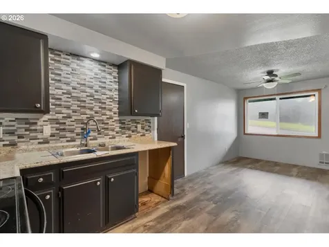417 NE Oaken Hills Drive Willamina OR 97396