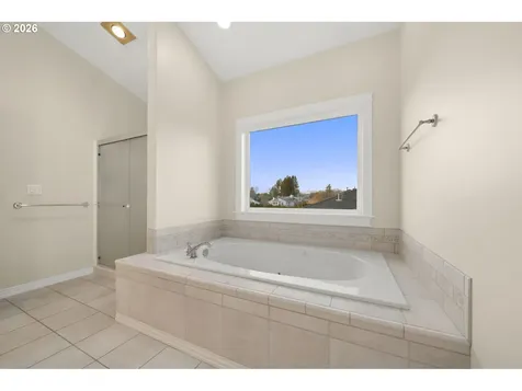 21795 NE Lachenview Lane Fairview OR 97024
