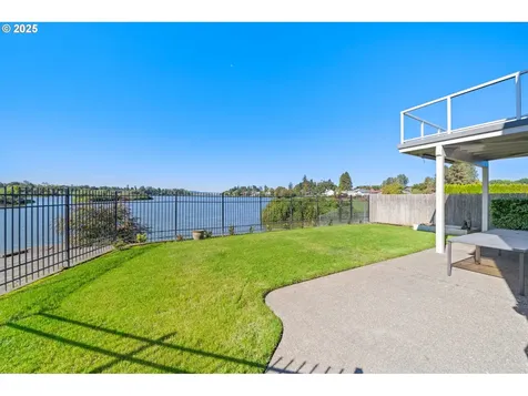 21795 NE Lachenview Lane Fairview OR 97024