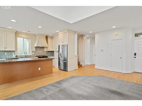 13636 SW Willow Top Lane Portland OR 97224