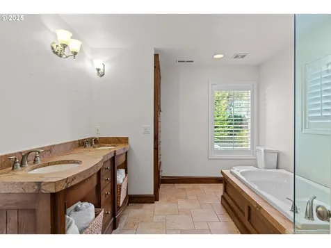 13636 SW Willow Top Lane Portland OR 97224