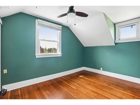 3914 SE Schiller Street Portland OR 97202