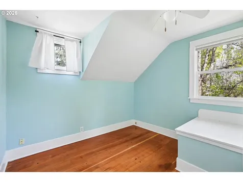 3914 SE Schiller Street Portland OR 97202