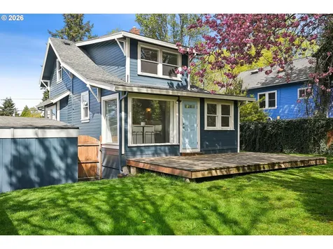 3914 SE Schiller Street Portland OR 97202
