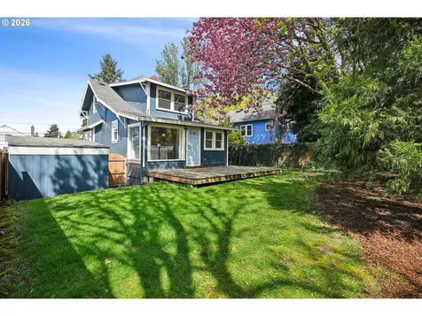 3914 SE Schiller Street Portland OR 97202