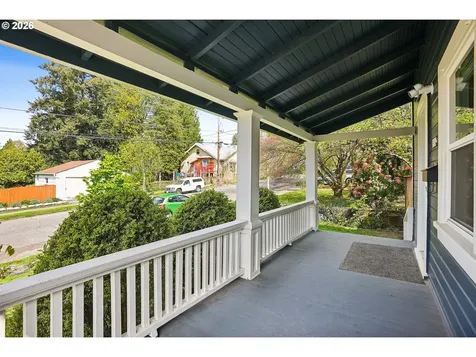 3914 SE Schiller Street Portland OR 97202