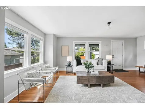 3914 SE Schiller Street Portland OR 97202