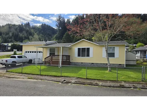 923 Scott Terrace Reedsport OR 97467