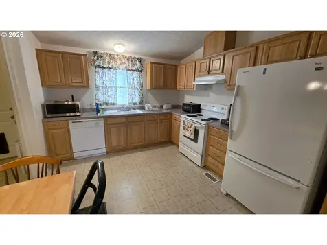923 Scott Terrace Reedsport OR 97467