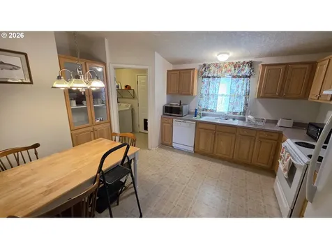 923 Scott Terrace Reedsport OR 97467