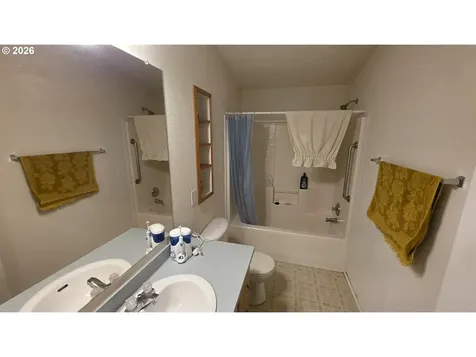 923 Scott Terrace Reedsport OR 97467