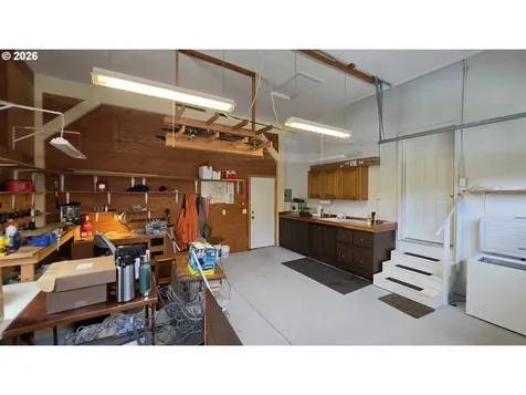923 Scott Terrace Reedsport OR 97467