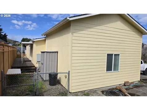 923 Scott Terrace Reedsport OR 97467