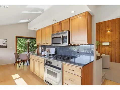 7024 SW Canyon Drive Portland OR 97225