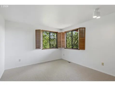 7024 SW Canyon Drive Portland OR 97225