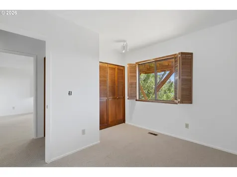 7024 SW Canyon Drive Portland OR 97225