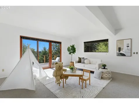 7024 SW Canyon Drive Portland OR 97225