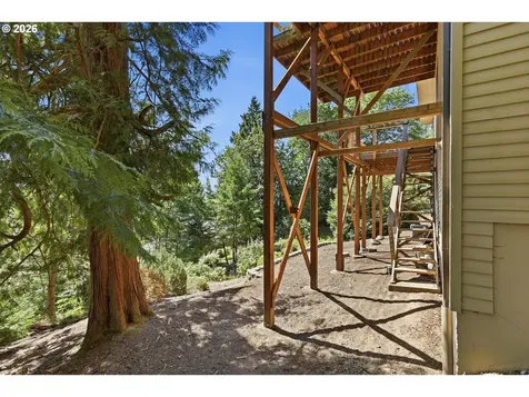 7024 SW Canyon Drive Portland OR 97225