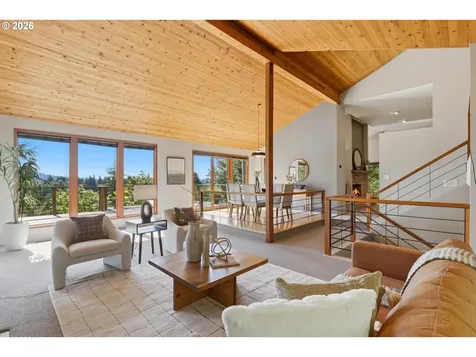 7024 SW Canyon Drive Portland OR 97225