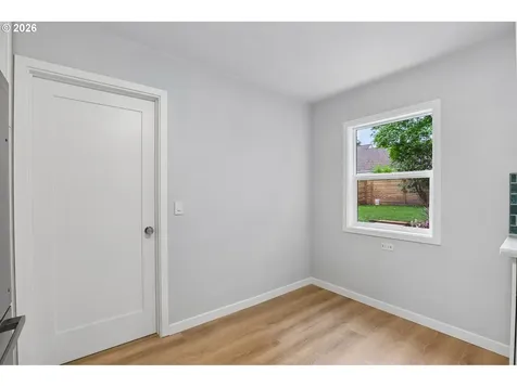 6850 NE Roselawn Street Portland OR 97218