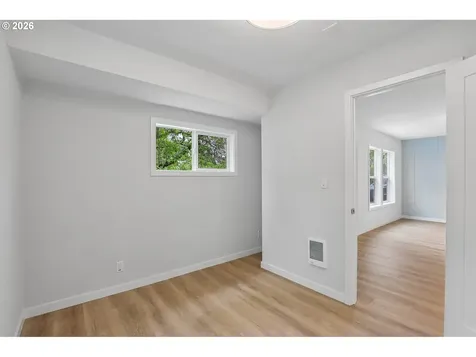 6850 NE Roselawn Street Portland OR 97218