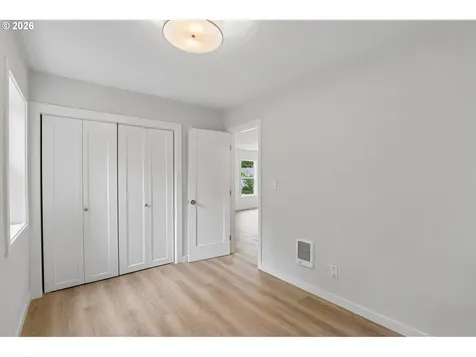 6850 NE Roselawn Street Portland OR 97218