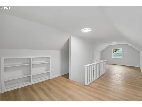 6850 NE Roselawn Street Portland OR 97218