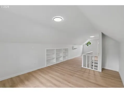 6850 NE Roselawn Street Portland OR 97218