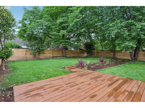 6850 NE Roselawn Street Portland OR 97218