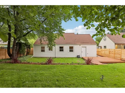 6850 NE Roselawn Street Portland OR 97218