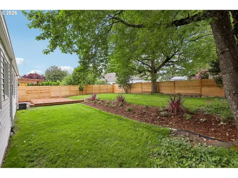 6850 NE Roselawn Street Portland OR 97218