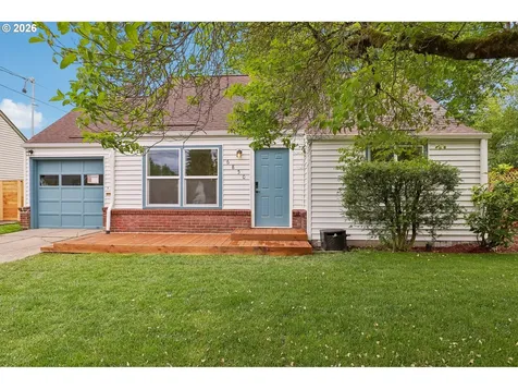 6850 NE Roselawn Street Portland OR 97218