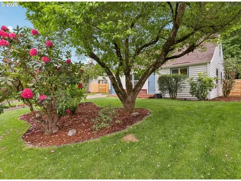 6850 NE Roselawn Street Portland OR 97218