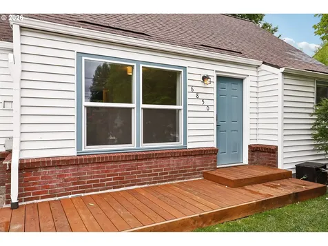 6850 NE Roselawn Street Portland OR 97218