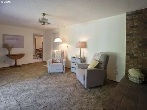 9615 NW 15th Avenue Vancouver WA 98665