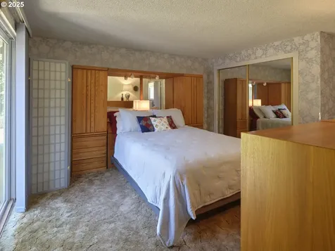 9615 NW 15th Avenue Vancouver WA 98665
