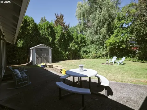 9615 NW 15th Avenue Vancouver WA 98665