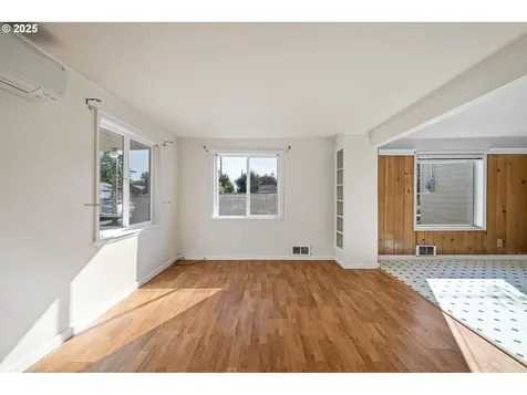 1917 Scott Road Springfield OR 97477