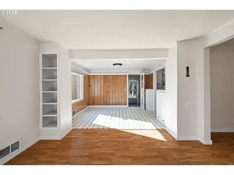 1917 Scott Road Springfield OR 97477