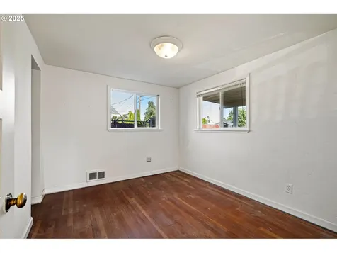 1917 Scott Road Springfield OR 97477